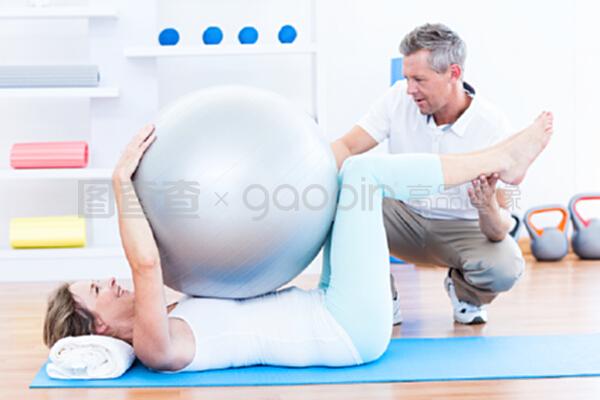 動起來，好心情 治療師如何通過運(yùn)動球助力患者康復(fù)與休閑